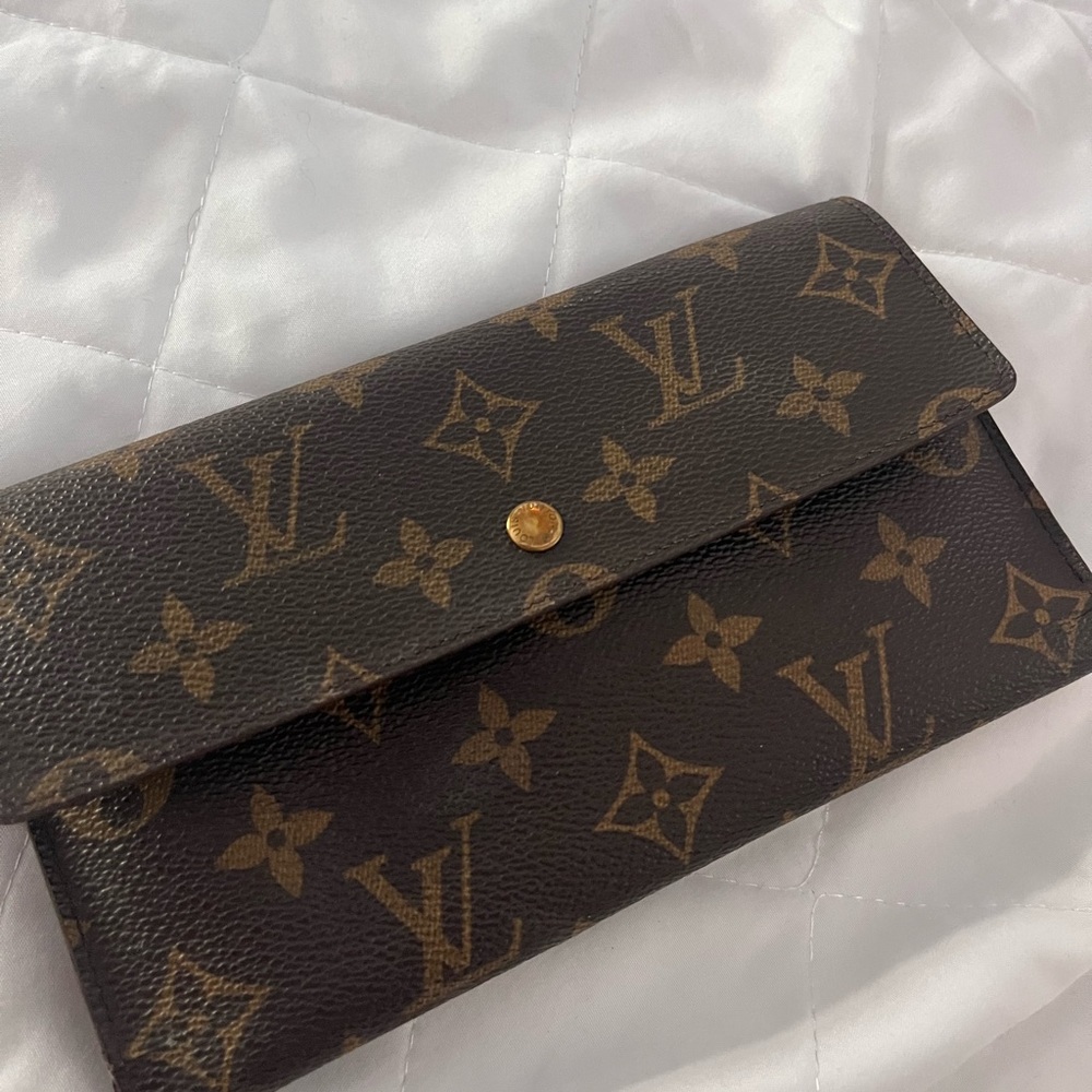 Louis Vuitton Monogram International Wallet